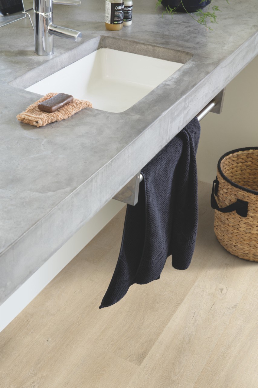 Ламинат Quick Step Eligna Дуб Cтаринный бежевый U3576 1380×156×8 фото в интерьере